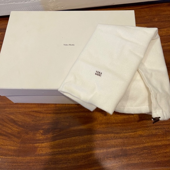 Vera Wang Gold Strapy Leather Sandals Heels - Picture 8 of 8